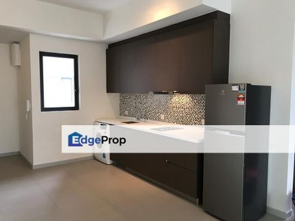 Seventeen Residence Partial Furnished Available Mid of June, Selangor, Petaling Jaya