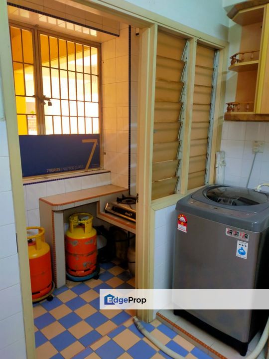 Freehold Aman Puri Apartment Partial Furnished Desa Aman Puri Kepong, Kuala Lumpur, Kepong