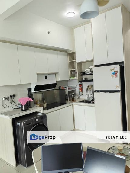 Freehold Plaza Kelana Jaya Well Maintained Unit Facing Lake For Sale, Selangor, Kelana Jaya