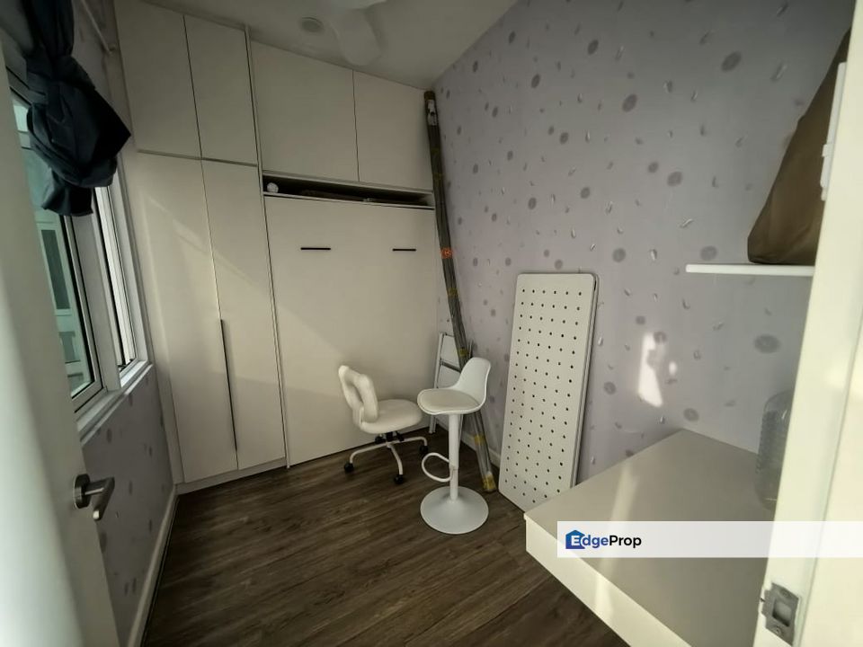 Plaza Kelana Jaya 450sf Well Maintained Unit Facing Lake For Sale, Selangor, Kelana Jaya