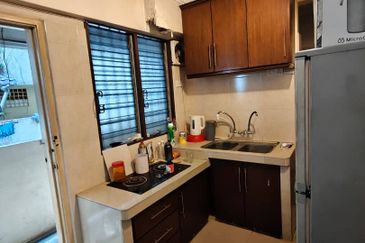 Aman Putra Apartment