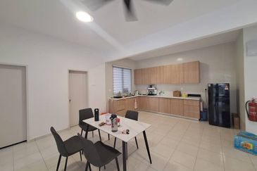 Seri Topaz Apartment