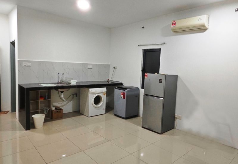 V12 Sovo (Menara Suria)