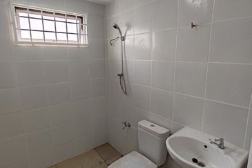 Freehold Sri Intan 2 Condo Newly Refurbished Unit For Sale