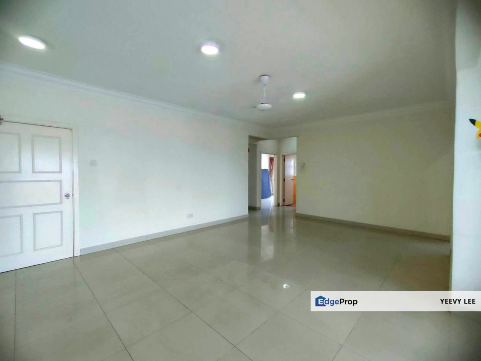 Paramount View Condo Spacious Unit 2 Carparks Walking Distance to LRT ...