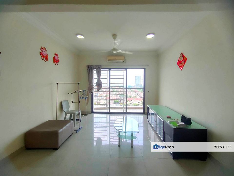 Paramount View Condo Spacious Unit 2 Carparks Walking Distance to LRT ...