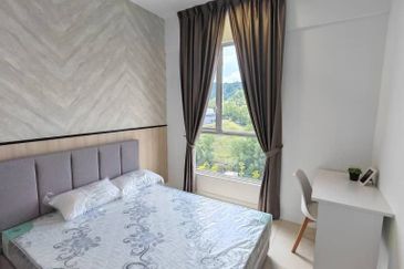 Lakefront Condominium | Emerald Hills @ Alam Damai