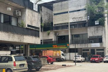 4-Storey Shop Office T6 Light Grey Sungai Buloh For Sale