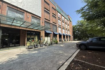 4-Storey Shop Office T6 Light Grey Sungai Buloh For Sale