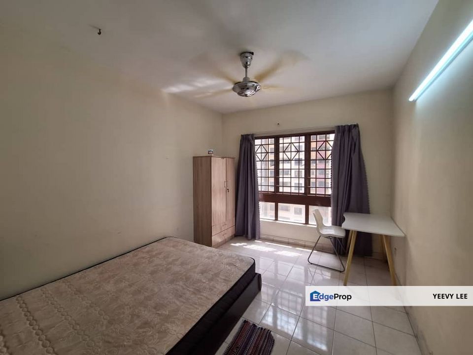 Palm Spring Kota Damansara Corner Lot Facing Swimming Pool Short Walk to MRT Surian, Selangor, Sunway Damansara