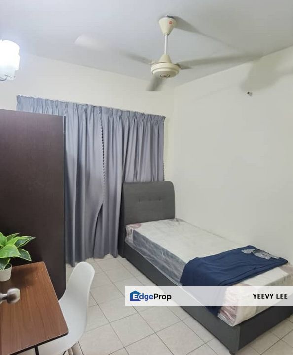 Palm Spring Kota Damansara Corner Lot Facing Swimming Pool Short Walk to MRT Surian, Selangor, Sunway Damansara