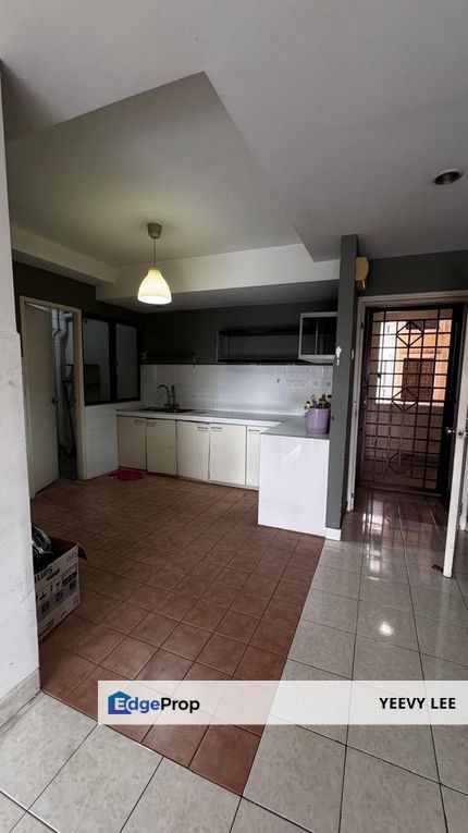 Palm Spring Condo Partial Furnished Short Walk to MRT Surian, Selangor, Sunway Damansara