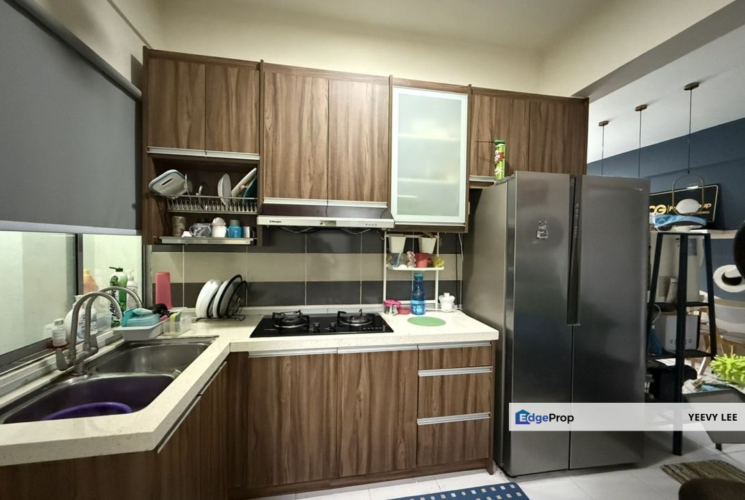 Pangsapuri Damai Shah Alam Seksyen 25 Bumi Lot Renovated Unit Facing Lakeview For Sale, Selangor, Shah Alam