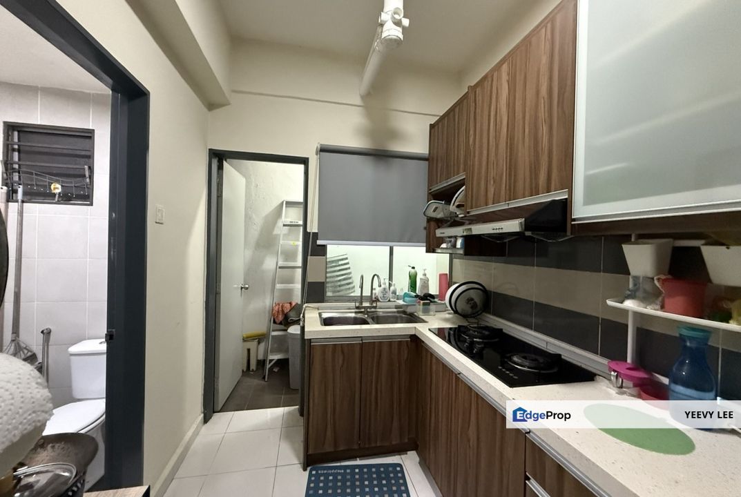 Pangsapuri Damai Shah Alam Seksyen 25 Bumi Lot Renovated Unit Facing Lakeview For Sale, Selangor, Shah Alam