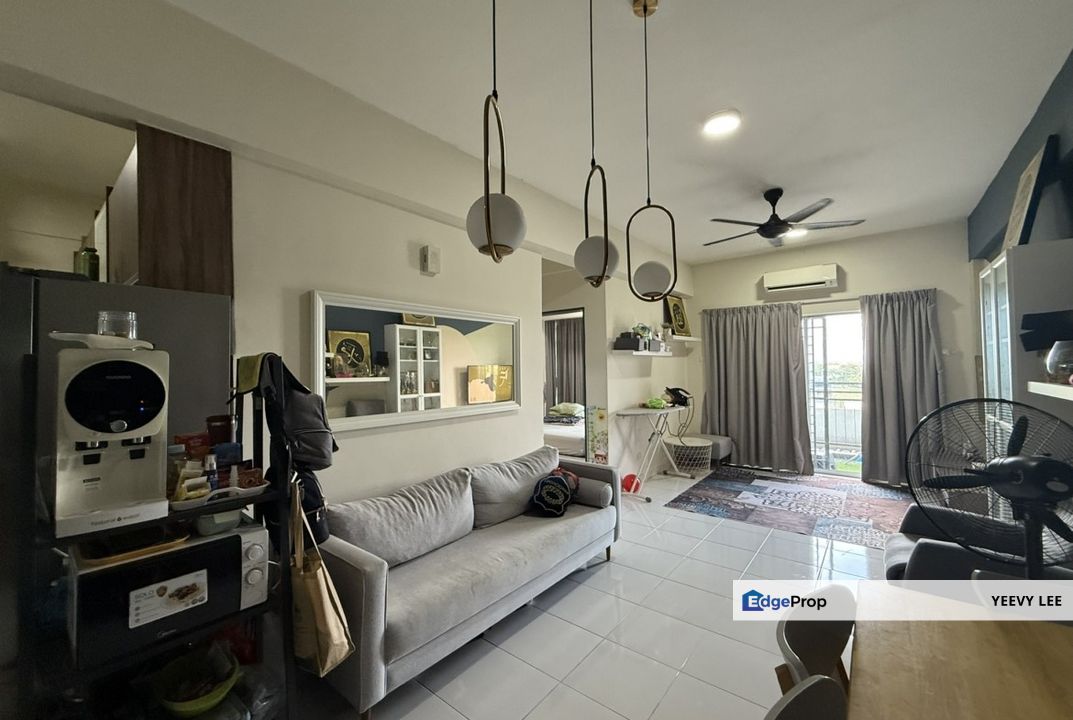 Pangsapuri Damai Shah Alam Seksyen 25 Bumi Lot Renovated Unit Facing Lakeview For Sale, Selangor, Shah Alam