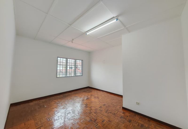 Kampung Sungai Kayu Ara