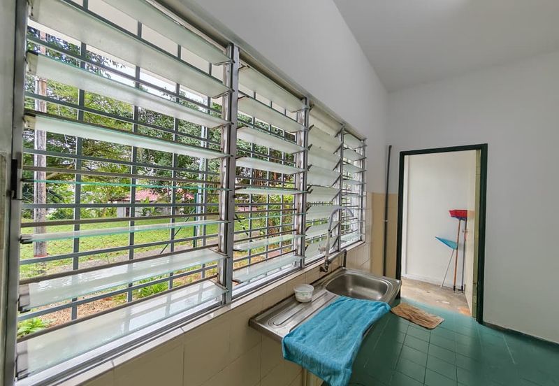 Kampung Sungai Kayu Ara