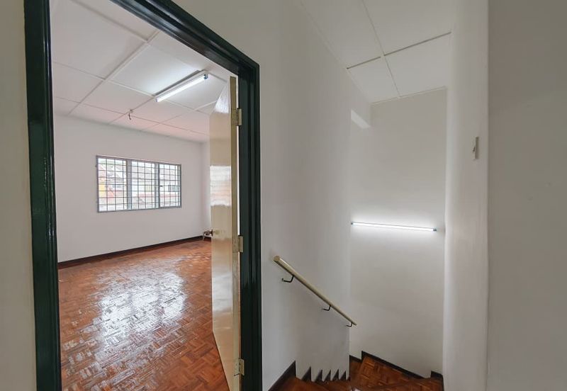 Kampung Sungai Kayu Ara