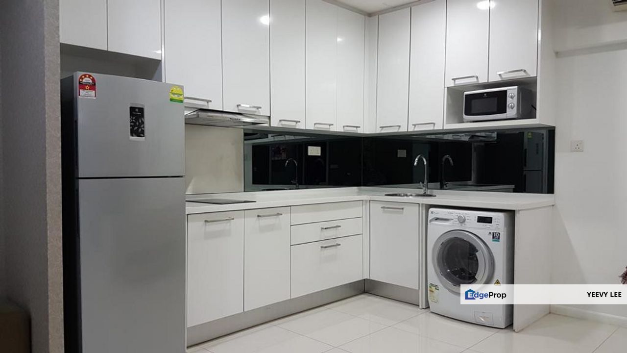 Mercu Summer Suites KLCC Well Kept Unit For Sale, Kuala Lumpur, KL City