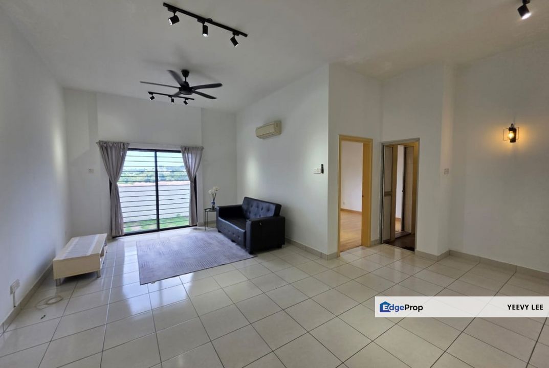 Pelangi Sentral Kota Damansara PJ Renovated Unit with Private Garden Short Walk to MRT, Selangor, Petaling Jaya