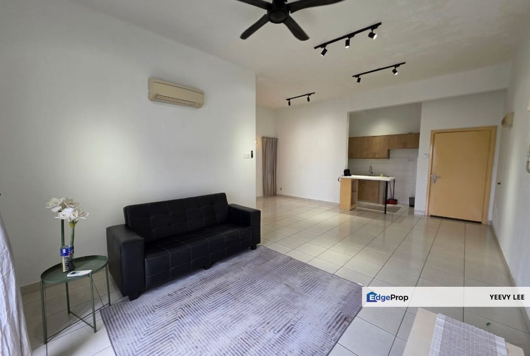 Pelangi Sentral Kota Damansara PJ Renovated Unit with Private Garden Short Walk to MRT, Selangor, Petaling Jaya