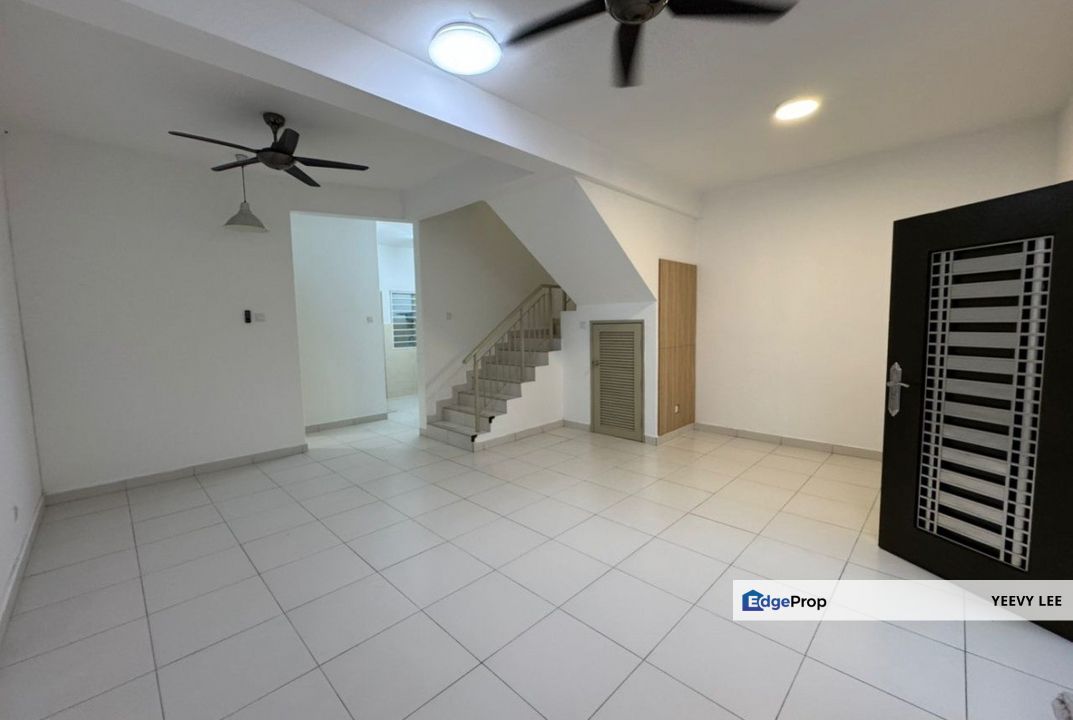 Freehold Taman Pelangi Semenyih Double Storey House Well Maintained For Sale, Selangor, Semenyih