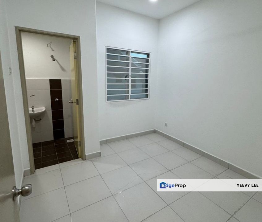 Freehold Taman Pelangi Semenyih Double Storey House Well Maintained For Sale, Selangor, Semenyih