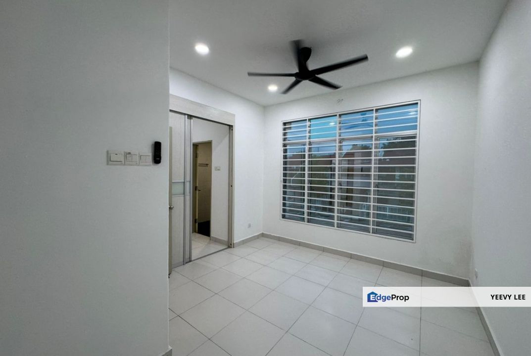 Freehold Taman Pelangi Semenyih Double Storey House Well Maintained For Sale, Selangor, Semenyih