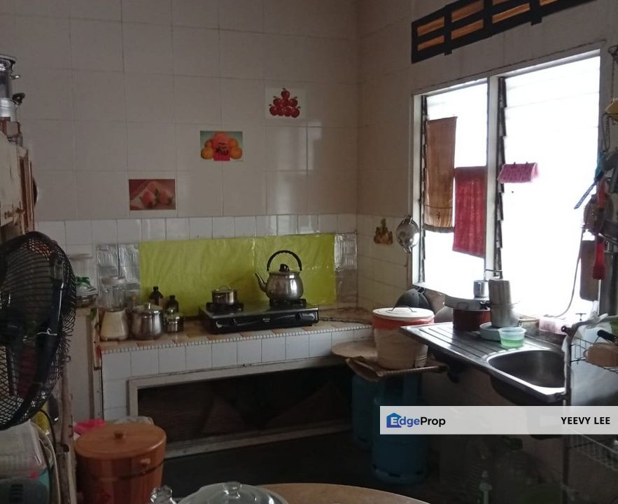 Freehold Taman Paramount Double Storey House Prime Location For Sale, Selangor, Petaling Jaya