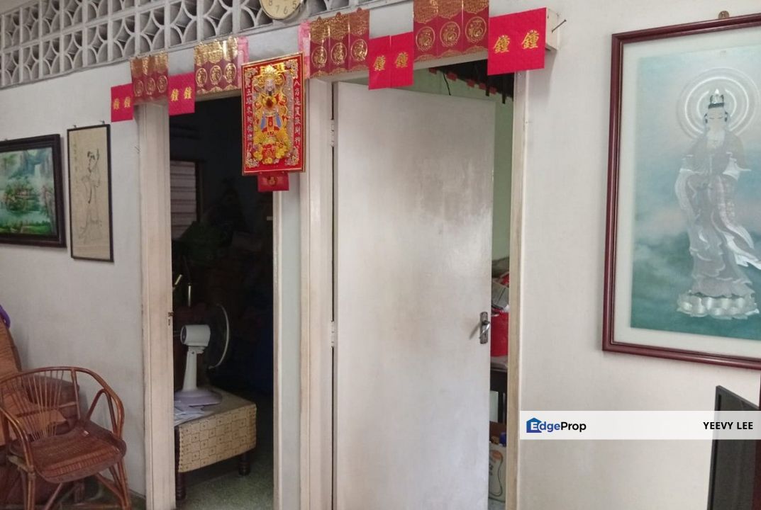 Freehold Taman Paramount Double Storey House Prime Location For Sale, Selangor, Petaling Jaya