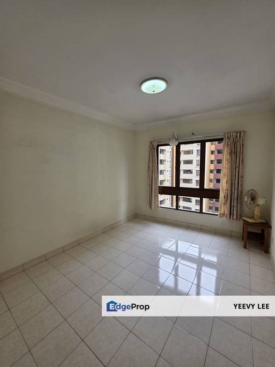 Palm Spring Damansara Corner Lot 936sqft Short Walk to MRT Surian, Selangor, Sunway Damansara