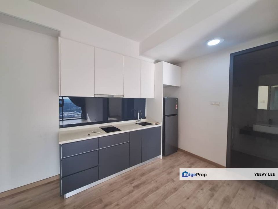 Emporis Residence Kota Damansara Partial Furnished 2 Rooms For Sale, Selangor, Kota Damansara