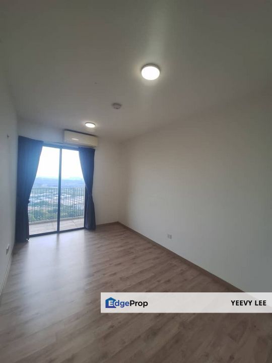 Emporis Residence Kota Damansara Partial Furnished 2 Rooms For Sale, Selangor, Kota Damansara