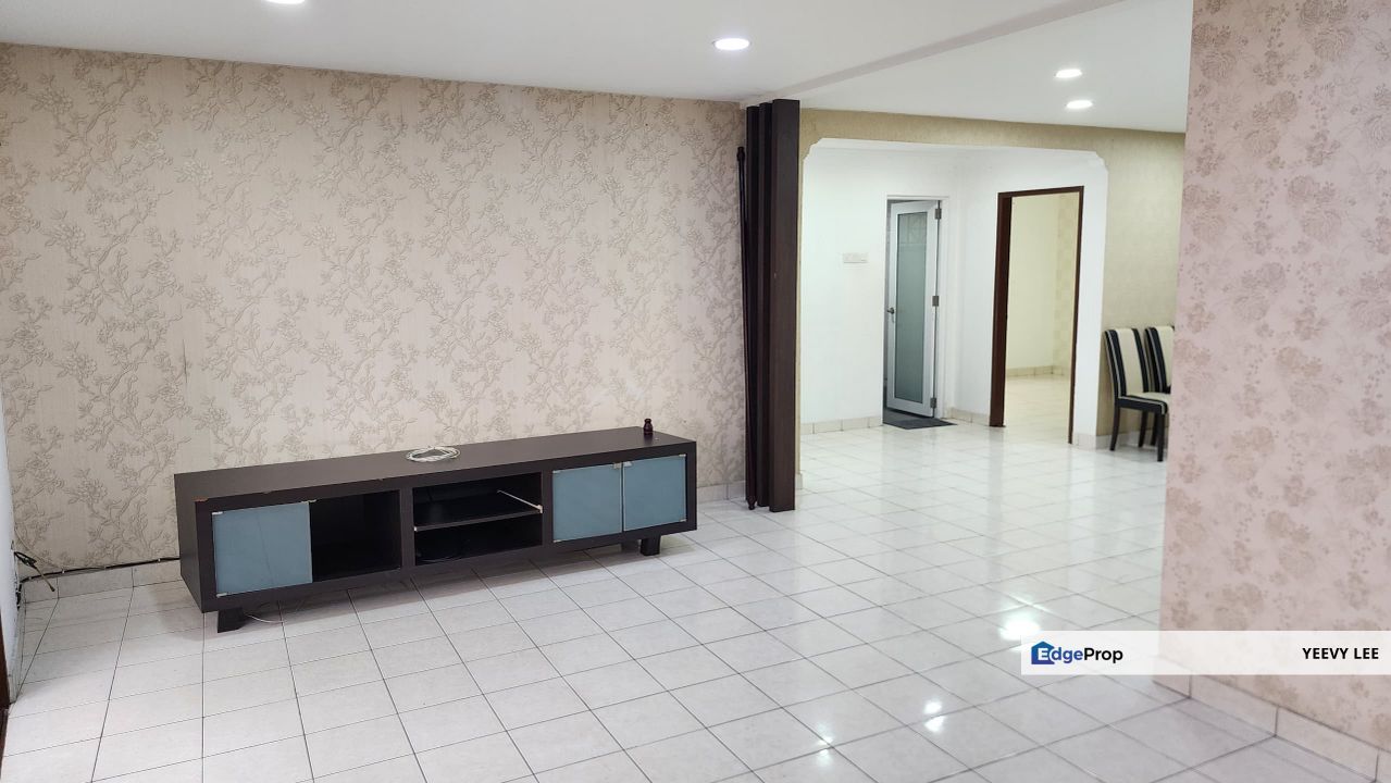 Palm Spring Kota Damansara Partial Furnished 2 Carparks Short Walk to Surian MRT, Selangor, Sunway Damansara