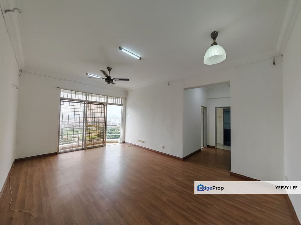 Below Market Value Impian Heights Apartment Freehold Corner Unit For Sale, Selangor, Puchong