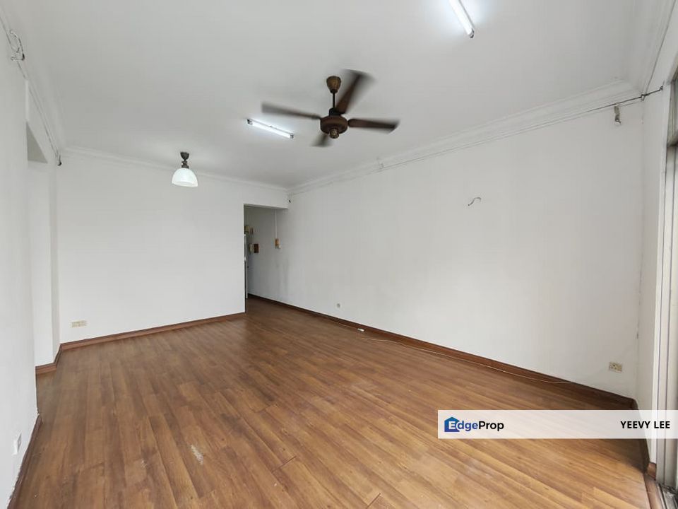 Below Market Value Impian Heights Apartment Freehold Corner Unit For Sale, Selangor, Puchong