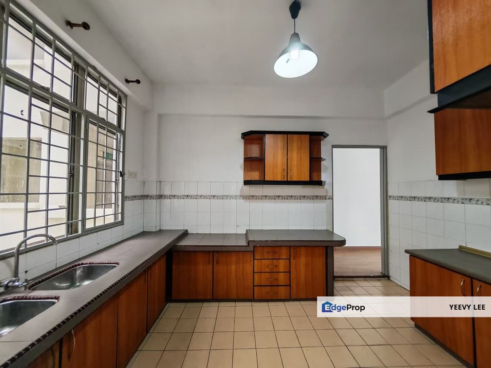 Below Market Value Impian Heights Apartment Freehold Corner Unit For Sale, Selangor, Puchong