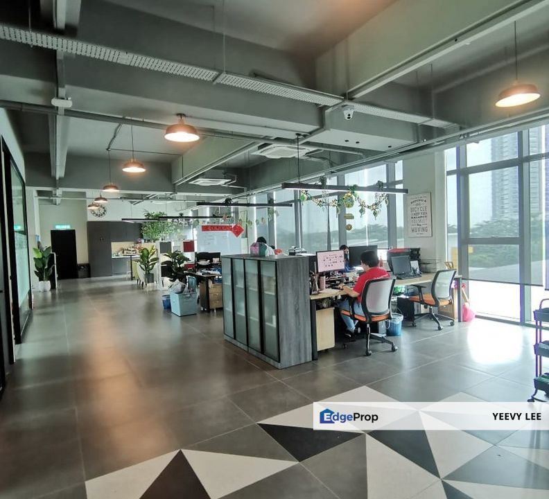 Taman Perindustrian Putra Puchong 5 Storey Office Building For Rent, Selangor, Puchong