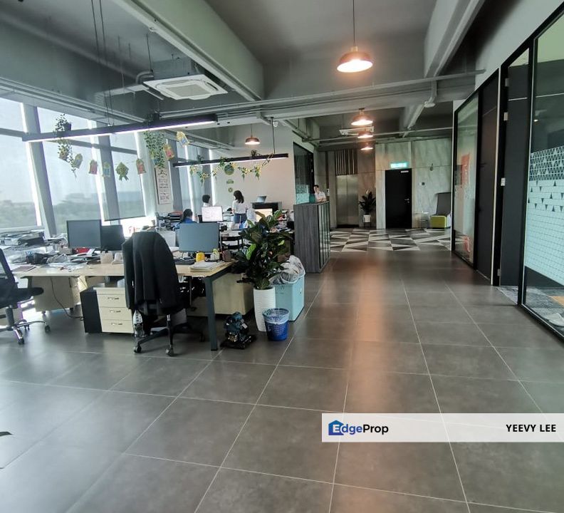 Taman Perindustrian Putra Puchong 5 Storey Office Building For Rent, Selangor, Puchong