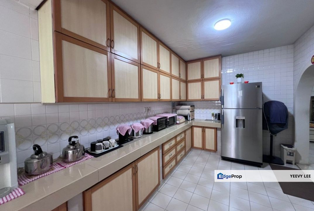 SS18 Subang Jaya Double Storey Terrace House Freehold Near LRT Station, Selangor, Subang Jaya