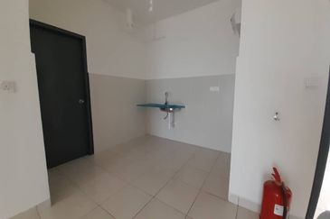 ADENIA APARTMENT @ BANDAR PARKLANDS, KLANG