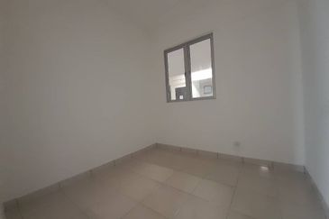 ADENIA APARTMENT @ BANDAR PARKLANDS, KLANG