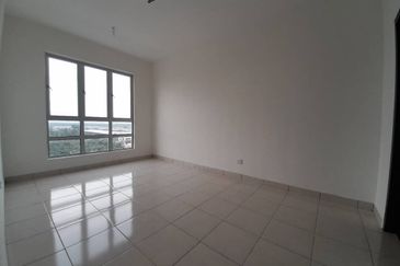 ADENIA APARTMENT @ BANDAR PARKLANDS, KLANG