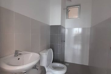 ADENIA APARTMENT @ BANDAR PARKLANDS, KLANG