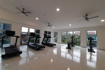 ADENIA APARTMENT @ BANDAR PARKLANDS, KLANG