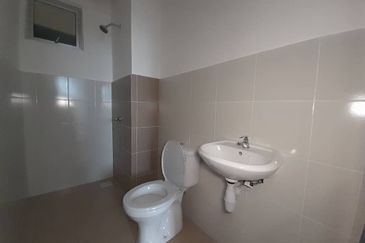 ADENIA APARTMENT @ BANDAR PARKLANDS, KLANG