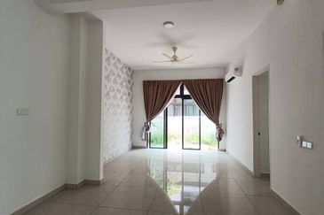 The Eastwell @ Eco Botanic —— Elegant Living IN A Prestigious Community !!