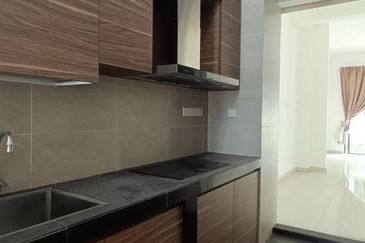 The Eastwell @ Eco Botanic —— Elegant Living IN A Prestigious Community !!