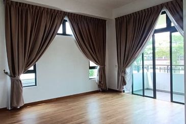 The Eastwell @ Eco Botanic —— Elegant Living IN A Prestigious Community !!