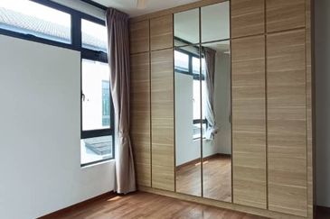 The Eastwell @ Eco Botanic —— Elegant Living IN A Prestigious Community !!